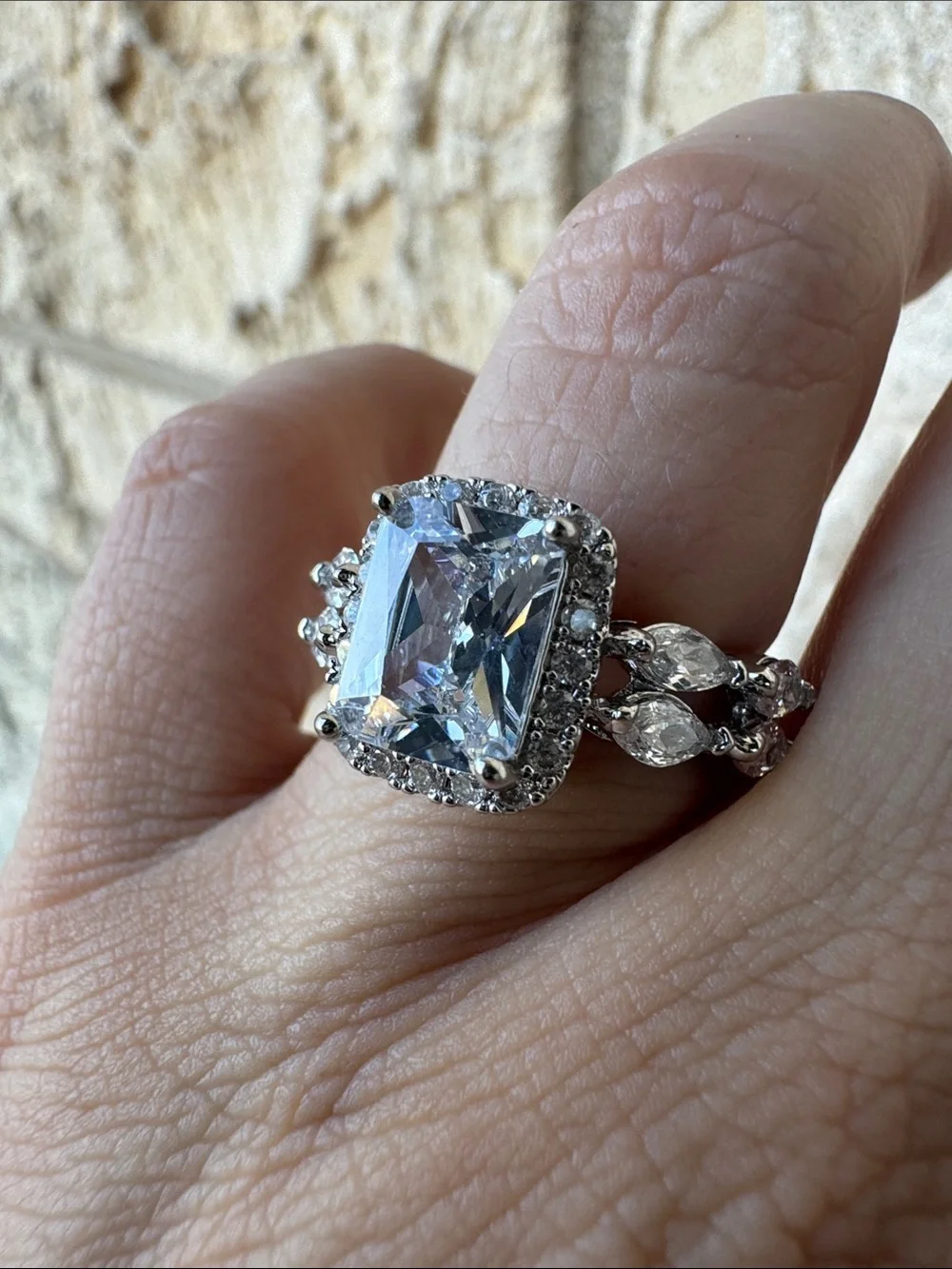 N/A silver cubic